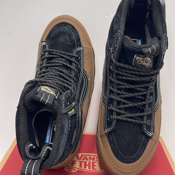 Vans Men’s Sk8-Hi Dip Mte-2
Black/Gum
VN0009QKB9M
Boots Cold Weather Sneakers - Picture 13 of 16